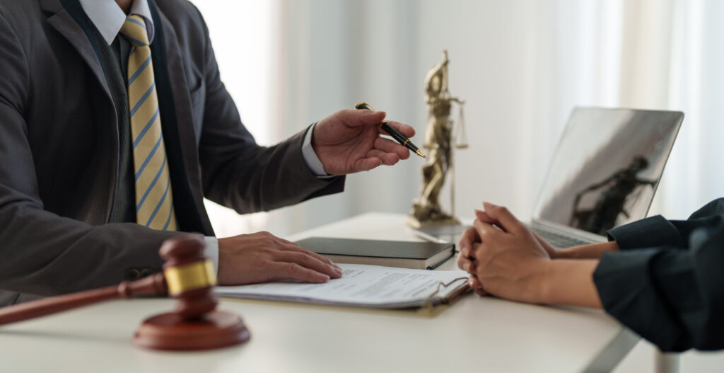 California Lawyer Meeting with client for lemon law process